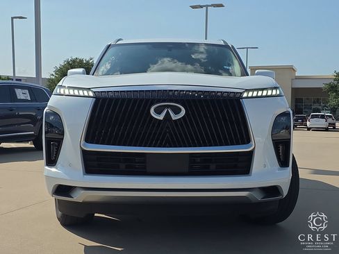 Used 2025 INFINITI QX80 Pure RWD image 2