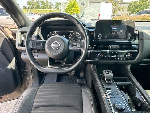 Used 2024 Nissan Pathfinder Rock Creek AWD/4WD image 19