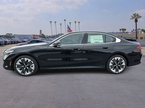 New 2026 BMW 530i w/ Convenience Package image 8