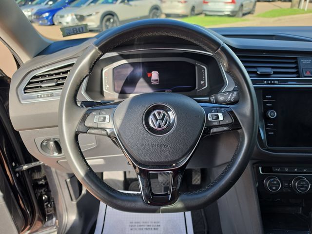 Used 2020 Volkswagen Tiguan SEL FWD image 14