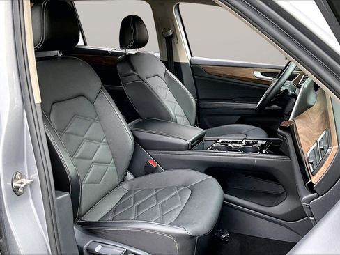 Used 2024 Volkswagen Atlas SE image 22