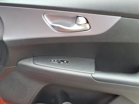 Used 2022 Kia Forte LXS image 8