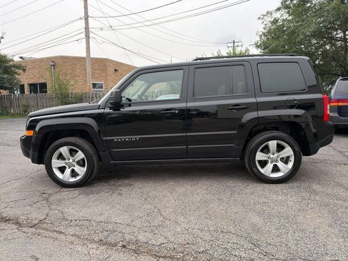 Used 2014 Jeep Patriot Latitude AWD/4WD image 3