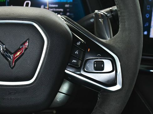 Used 2024 Chevrolet Corvette Stingray Preferred Conv w/ Z51 Performance Package RWD image 37