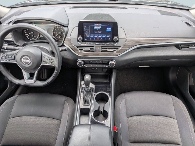 Used 2024 Nissan Altima 2.5 SV FWD image 13