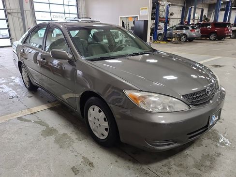 Used 2002 Toyota Camry LE image 4