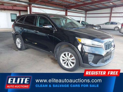 Used 2019 Kia Sorento LX image 2