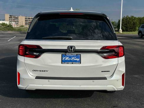 New 2026 Honda Odyssey Touring image 6