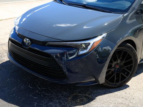 Used 2023 Toyota Corolla LE image 29