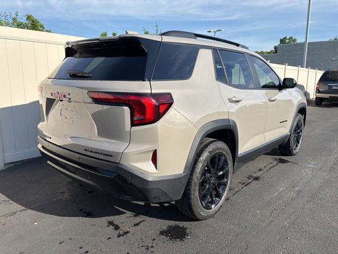 Used 2025 GMC Terrain Elevation w/ Elevation Premium Package AWD/4WD image 3