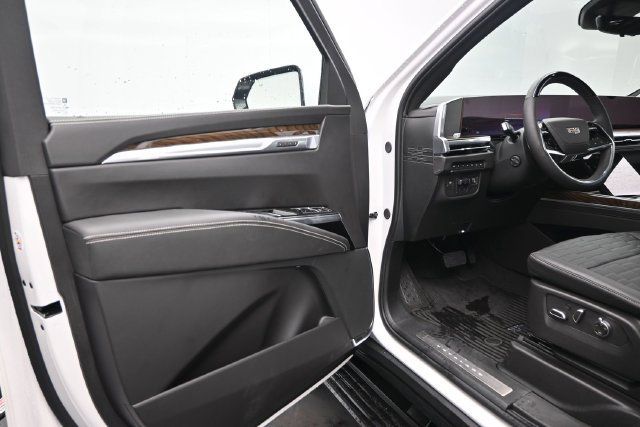 Used 2025 Cadillac Escalade Sport Platinum AWD/4WD image 7
