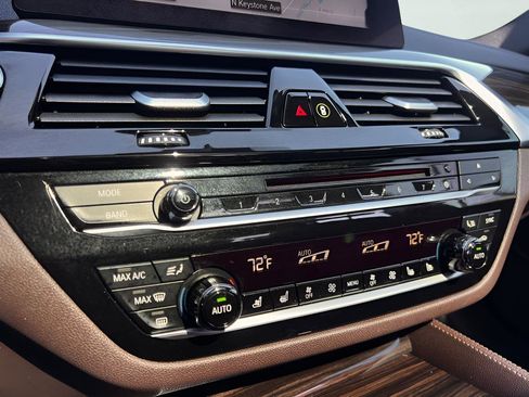 Used 2018 BMW M550i xDrive AWD/4WD image 56