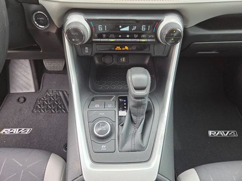 Certified 2025 Toyota RAV4 XLE AWD/4WD image 28
