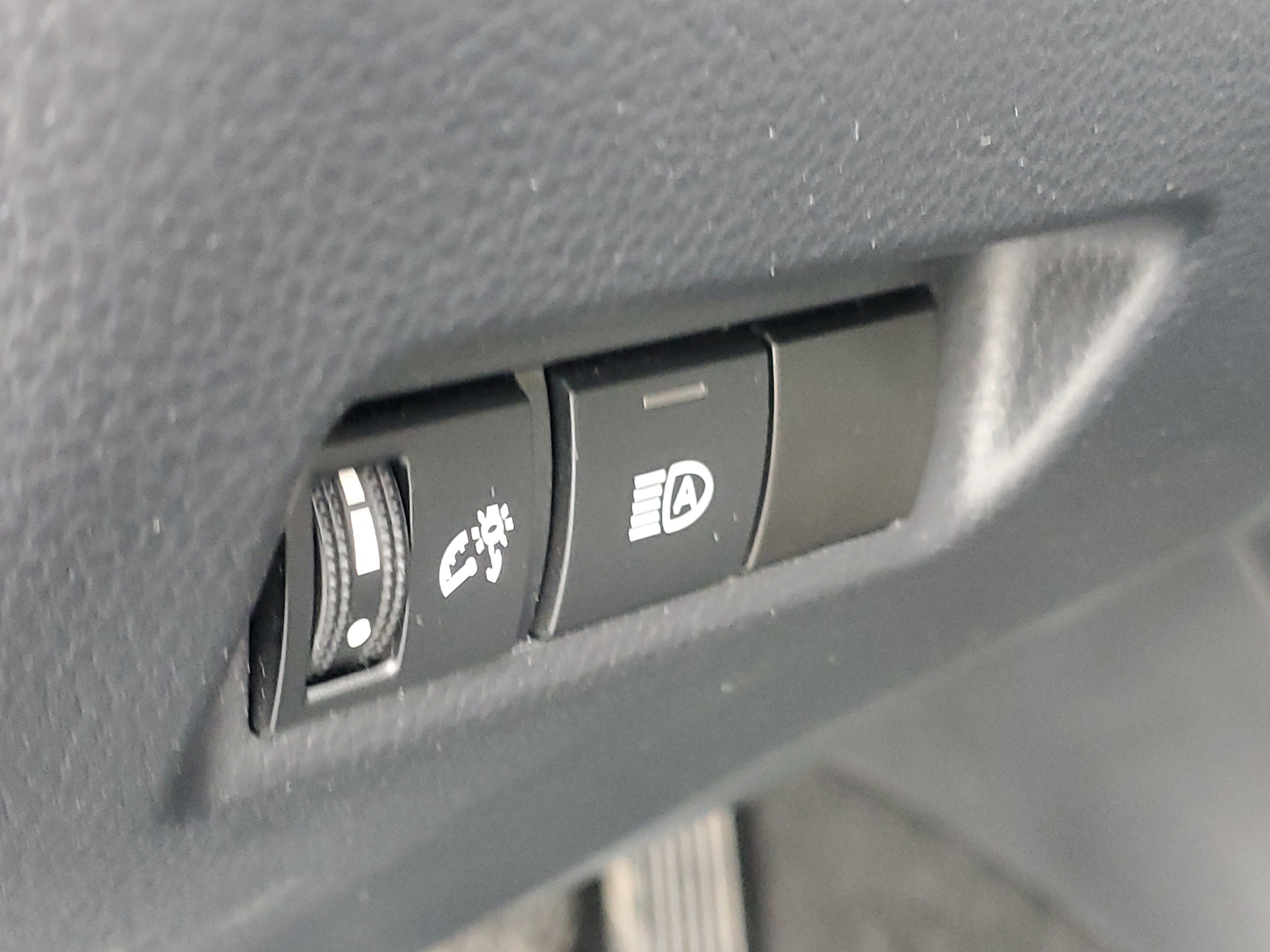Used 2024 Toyota RAV4 LE AWD/4WD image 20