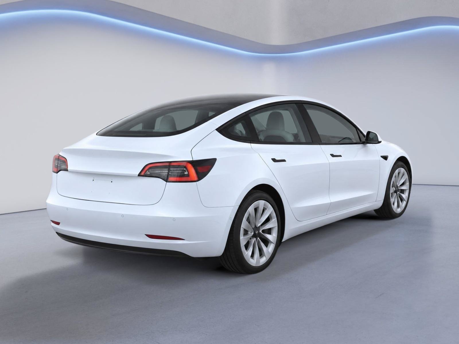 Used 2021 Tesla Model 3 Standard Range Plus RWD image 3