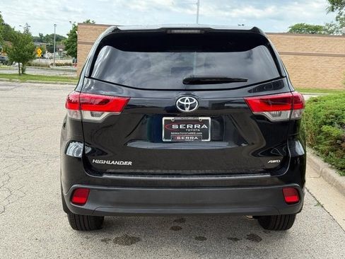 Used 2018 Toyota Highlander LE w/ Protection Package #3 AWD/4WD image 4