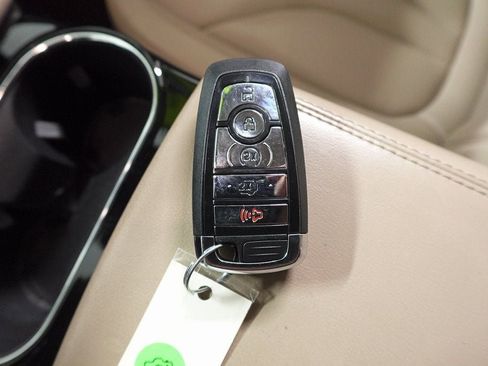 Used 2023 Lincoln Nautilus AWD w/ Premium Package image 33