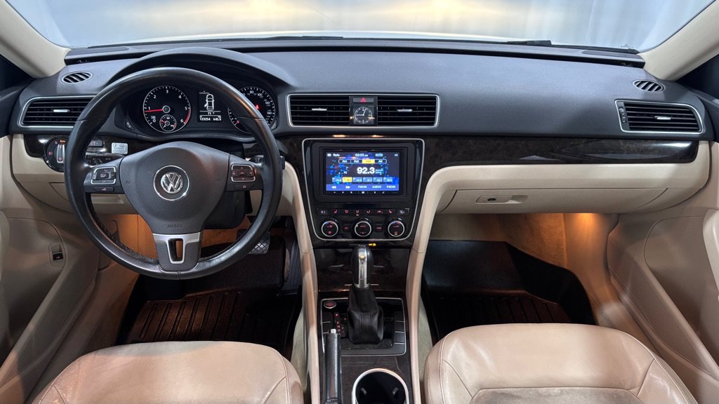 Used 2014 Volkswagen Passat TDI SEL Premium FWD image 10