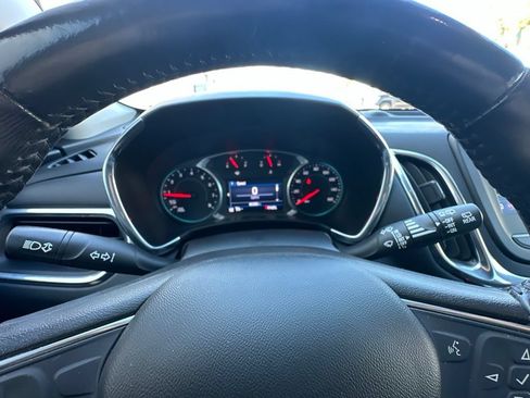 Used 2019 Chevrolet Equinox LT FWD image 23