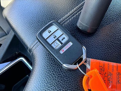 Used 2017 Honda Accord EX-L image 11