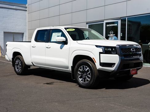 New 2026 Nissan Frontier SV w/ Tow Package AWD/4WD image 1