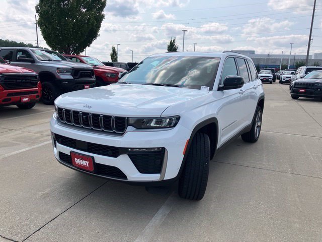 New 2026 Jeep Grand Cherokee Limited w/ Luxury Tech Group II AWD/4WD image 3