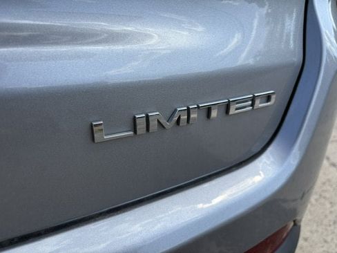 Used 2023 Jeep Compass Limited AWD/4WD image 7