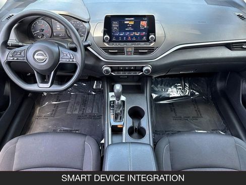 Used 2025 Nissan Altima 2.5 S FWD image 15