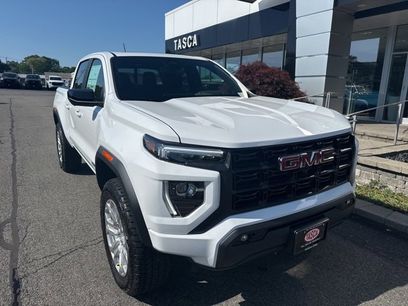New 2025 GMC Canyon Elevation w/ Convenience Package