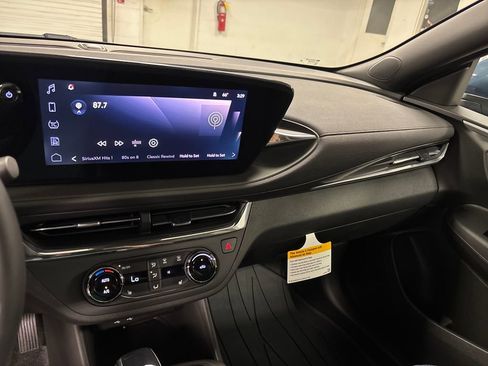New 2026 Buick Envista Sport Touring w/ Convenience I Package FWD image 31