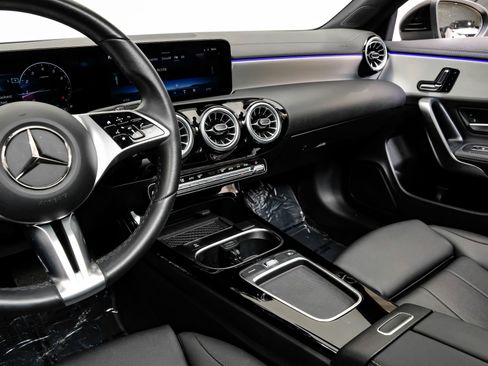 Used 2025 Mercedes-Benz CLA 250 4MATIC image 27