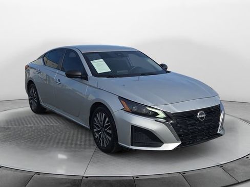 Used 2024 Nissan Altima 2.5 SV image 7