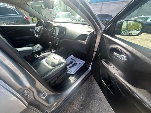 Used 2016 Jeep Cherokee Limited w/ Luxury Group image 9
