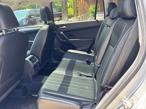 Used 2022 Volkswagen Tiguan SE AWD/4WD image 13