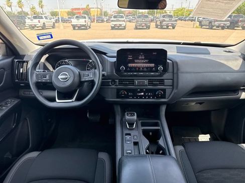 Certified 2025 Nissan Pathfinder S FWD image 13