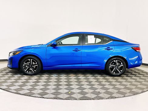 Used 2025 Nissan Sentra SV image 4