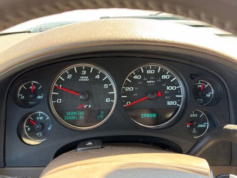 Used 2011 Chevrolet Suburban LT w/ Luxury Package image 8