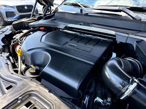 Used 2023 Land Rover Discovery Sport SE AWD/4WD image 33