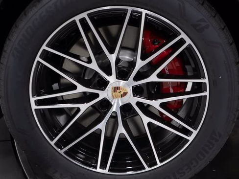 Certified 2026 Porsche Cayenne S AWD/4WD image 11