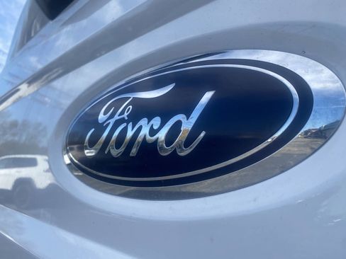 Used 2022 Ford F250 XL w/ Power Equipment Group image 10