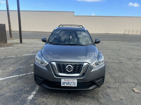 Used 2019 Nissan Kicks S image 8