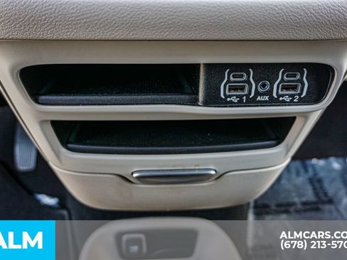 Used 2023 Chrysler Pacifica Touring-L FWD image 49