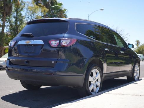 Used 2017 Chevrolet Traverse LT w/ Style and Technology Package FWD image 13