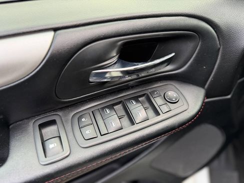 Used 2019 Dodge Grand Caravan GT FWD image 45