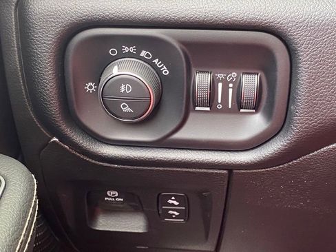 Certified 2022 RAM 1500 Laramie image 35