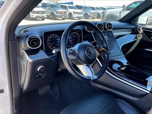 Used 2024 Mercedes-Benz GLC 300 image 17