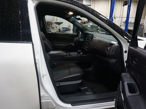 Used 2023 Nissan Pathfinder Rock Creek image 16