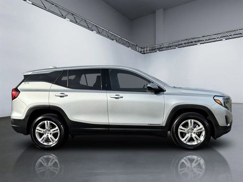Used 2020 GMC Terrain SLE image 3