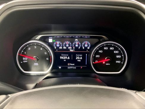 Used 2021 Chevrolet Tahoe Premier w/ Premium Package RWD image 25
