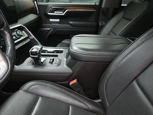 Used 2025 GMC Sierra 1500 Denali AWD/4WD image 21
